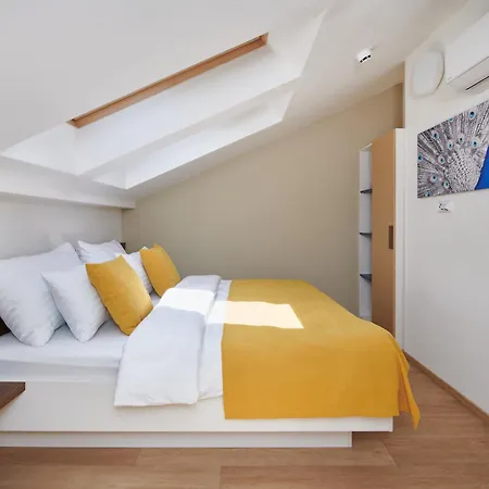 Nest By Adrez Apartment