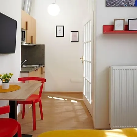 Nest By Adrez Apartment *